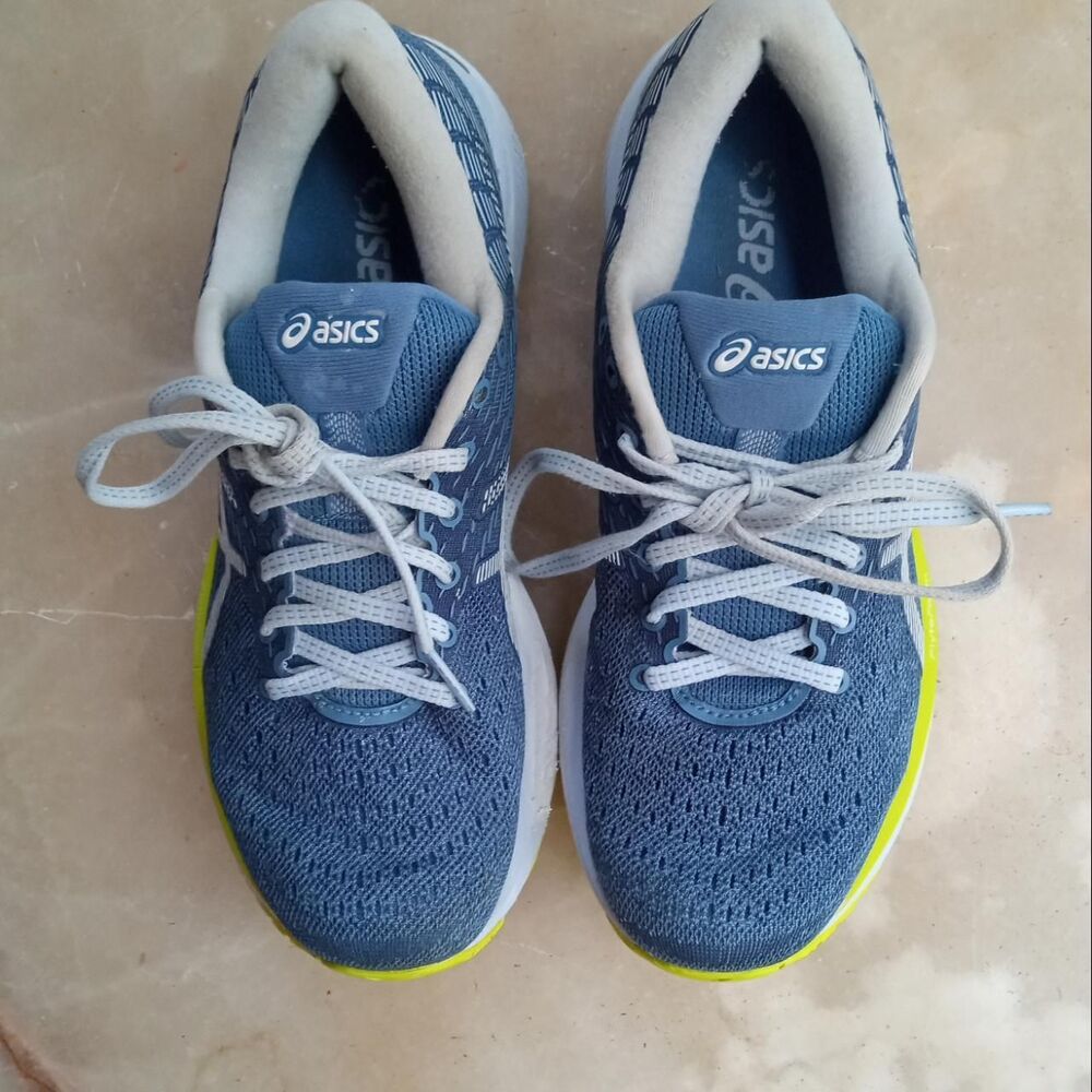 Asics Women's Gel Cumulus Sneakers sz. 6.5